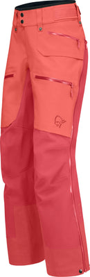 Pantalon Lofoten Gore-Tex Pro femme Norrøna, coloris Deep Sea Coral/Baked Apple, vue de trois-quarts